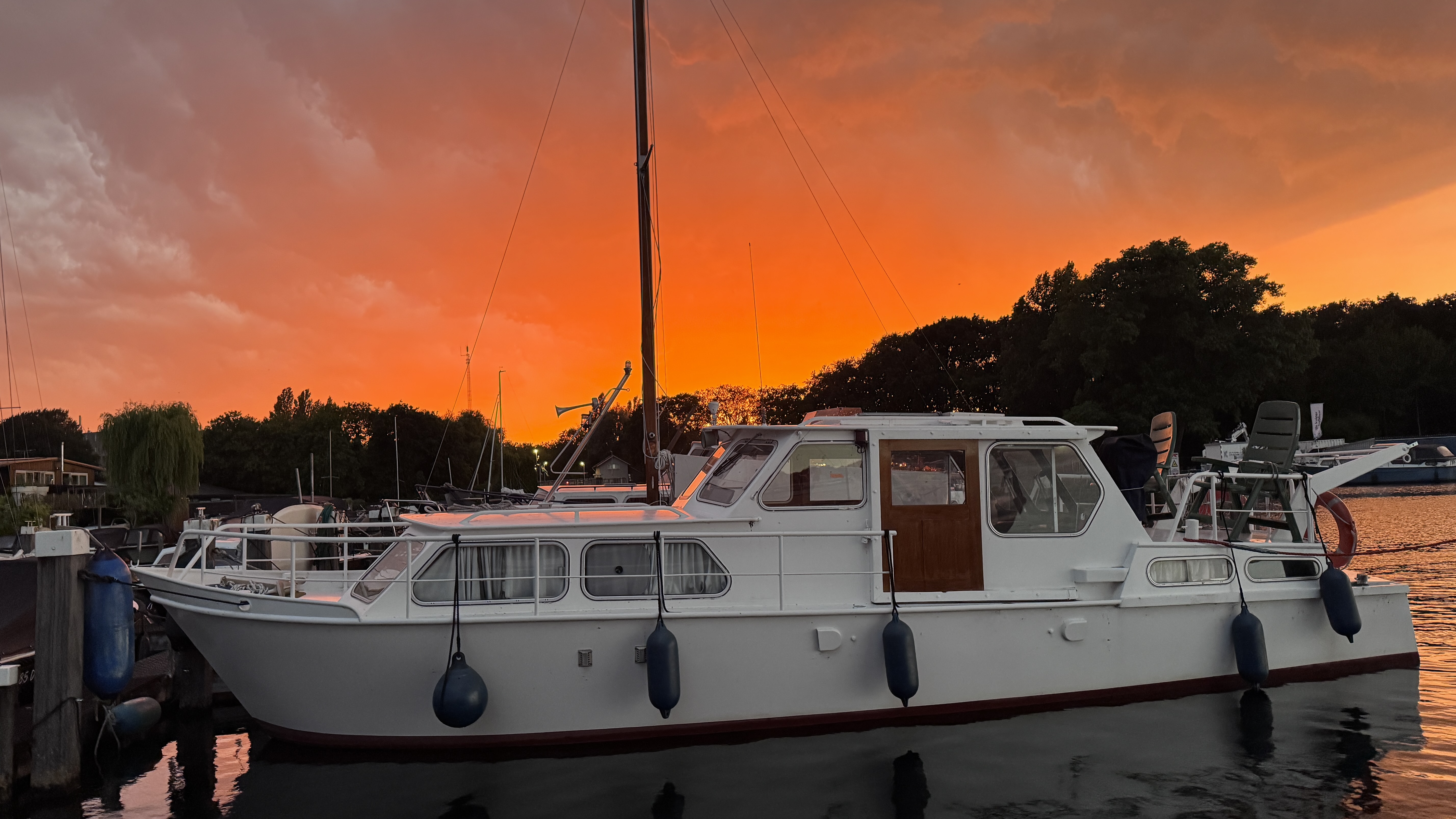 Zonsondergan voor een stevige onweersbui